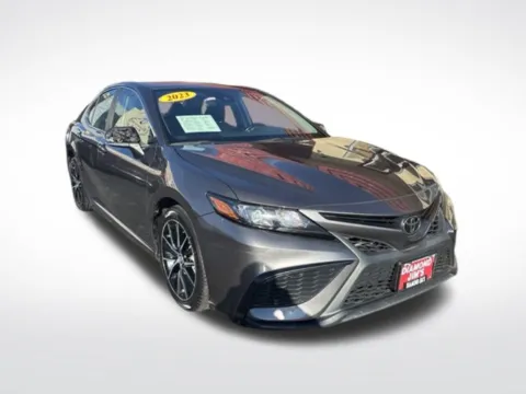 Gray 2023 Toyota Camry SE for sale in Milwaukee, WI