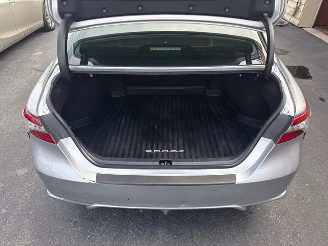 Toyota Camry photo 13