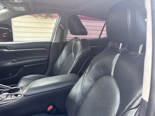 Toyota Camry photo 9