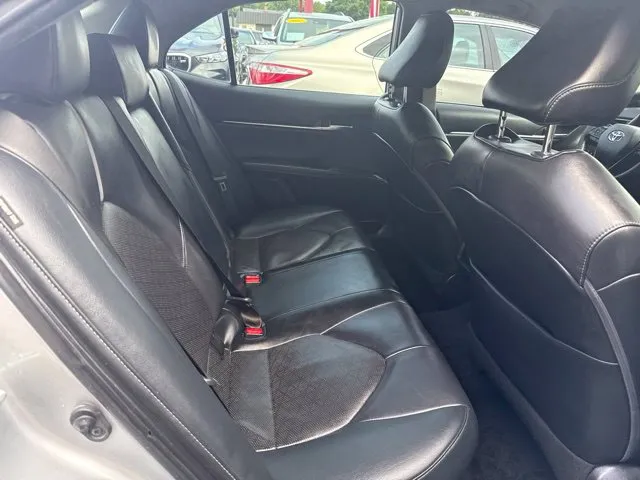 Toyota Camry photo 14