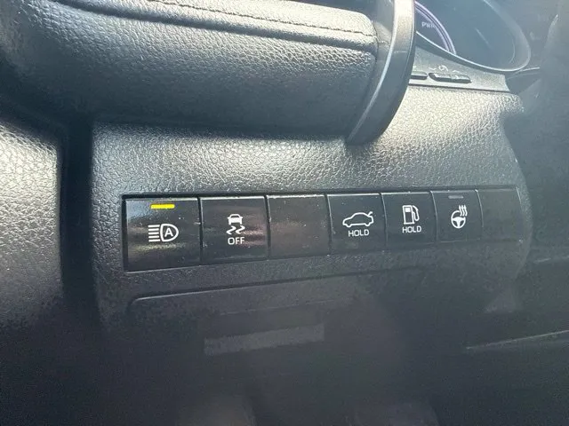 Toyota Camry photo 21