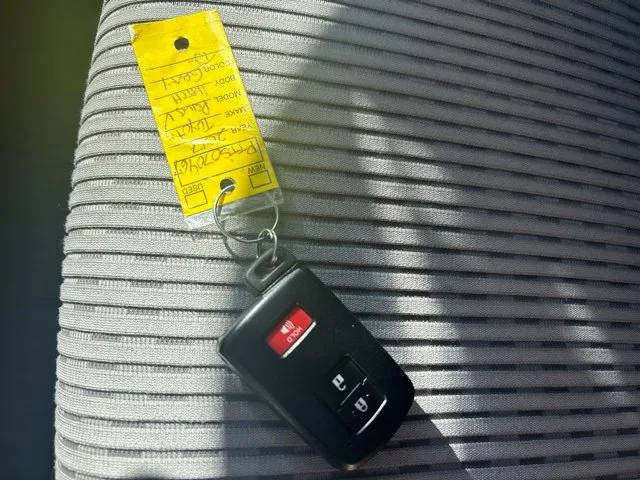 Toyota Prius V photo 28