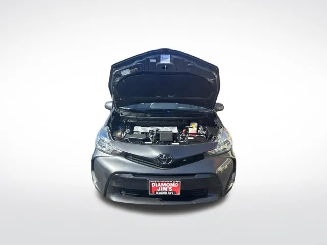 Toyota Prius V photo 22