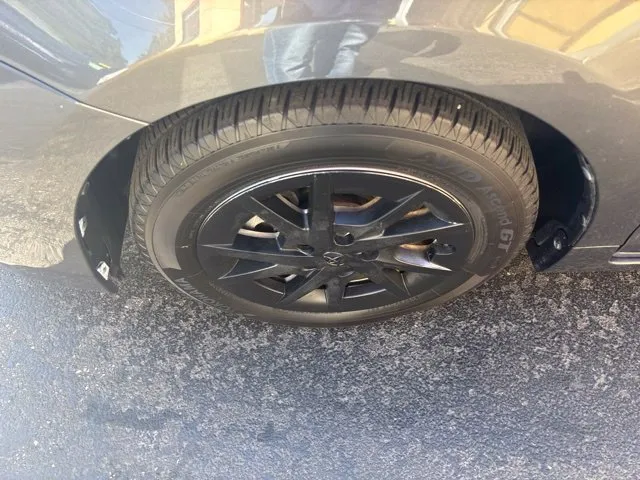 Toyota Prius V photo 24