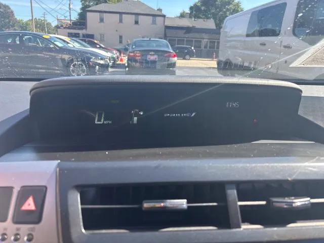 Toyota Prius V photo 11