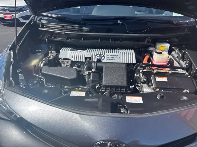 Toyota Prius V photo 23