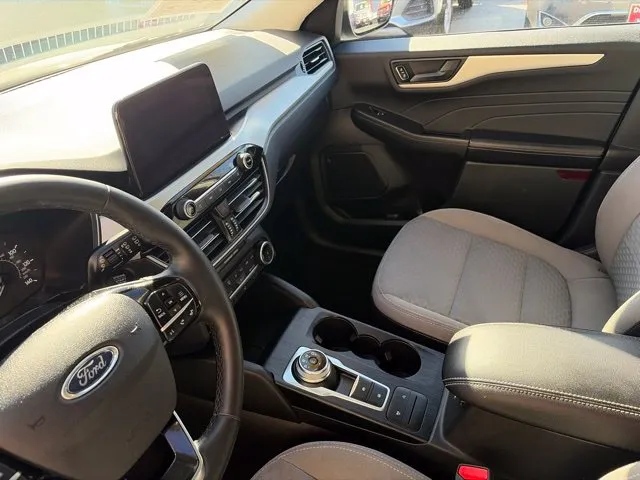 Ford Escape photo 17