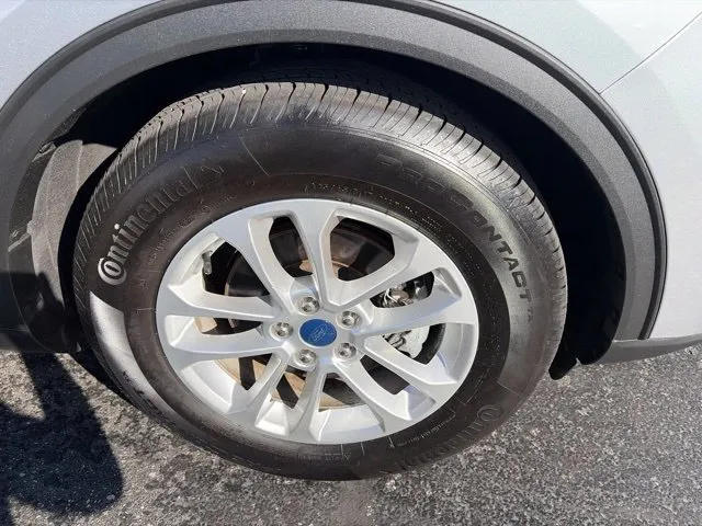 Ford Escape photo 12