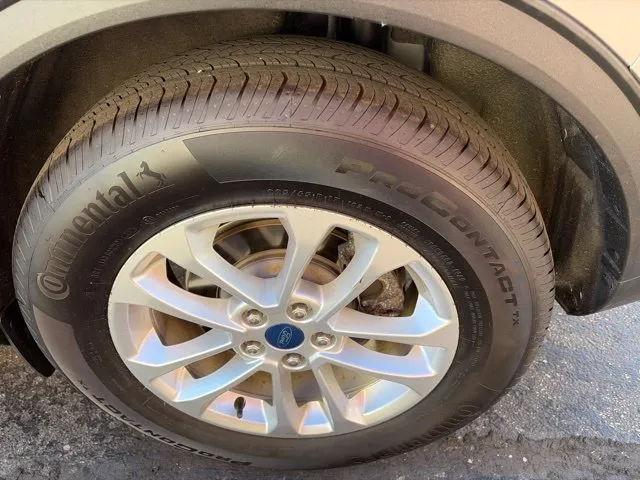 Ford Escape photo 10