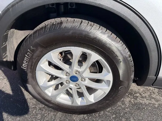 Ford Escape photo 13