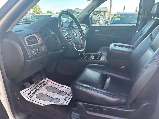 Chevrolet Avalanche photo 16