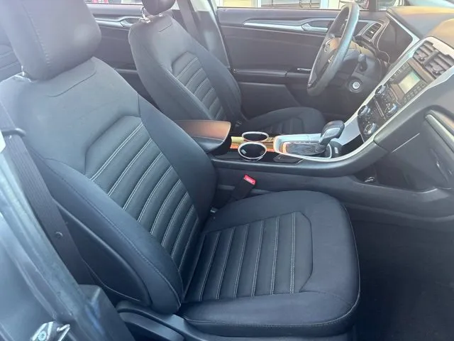 Ford Fusion photo 22