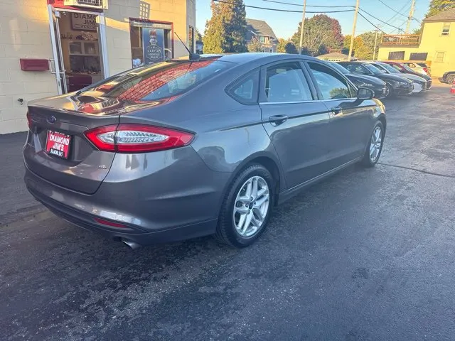 Ford Fusion photo 8