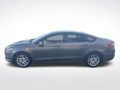 More photos of 2013 Ford Fusion SE at Diamond Jim's West Allis, WI