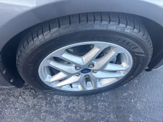 Ford Fusion photo 29