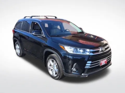 Another view of 2019 Toyota Highlander Limited for sale in Milwaukee, WI at Diamond Jim's West Allis