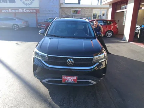 More photos of 2022 Volkswagen Taos 1.5T SE at Diamond Jim's West Allis, WI