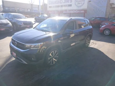 Another view of 2022 Volkswagen Taos 1.5T SE for sale in Milwaukee, WI at Diamond Jim's West Allis