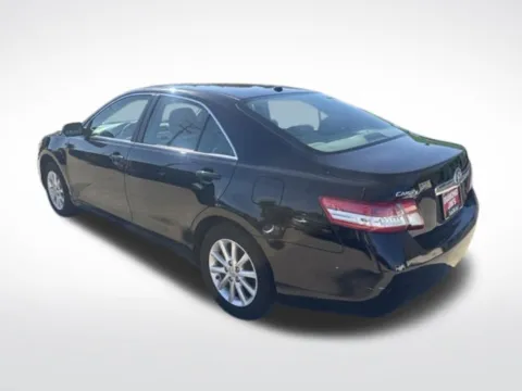 More photos of 2011 Toyota Camry XLE at Diamond Jim's West Allis, WI