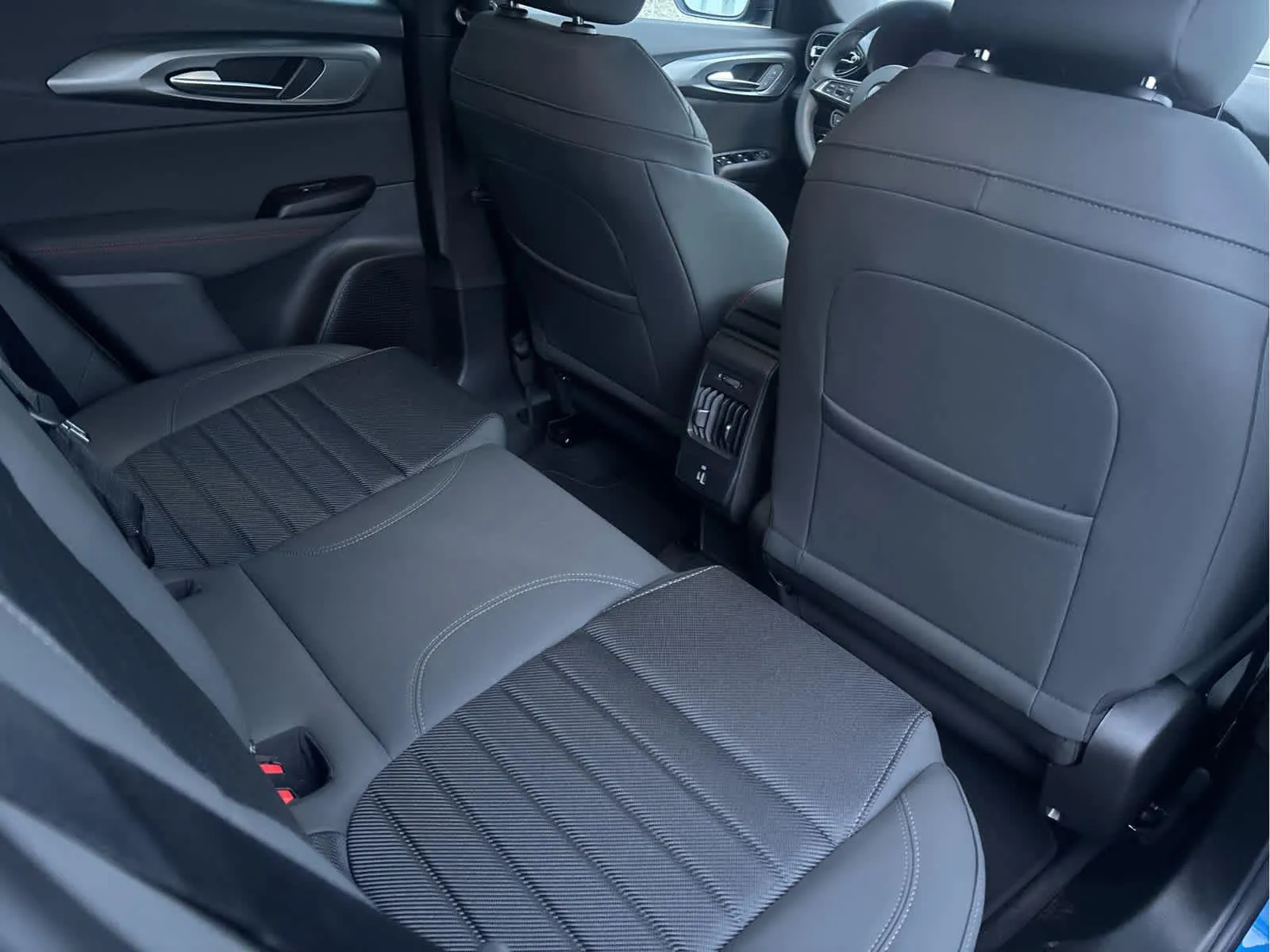 2025 Dodge Hornet GT - Photo 25