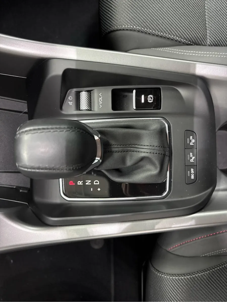 2025 Dodge Hornet GT - Photo 16