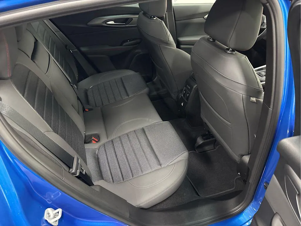 2025 Dodge Hornet GT - Photo 21