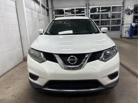 More photos of 2015 Nissan Rogue S at Wilmington Auto Center Chrysler Dodge Jeep RAM, OH