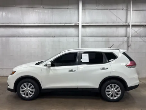 More photos of 2015 Nissan Rogue S at Wilmington Auto Center Chrysler Dodge Jeep RAM, OH
