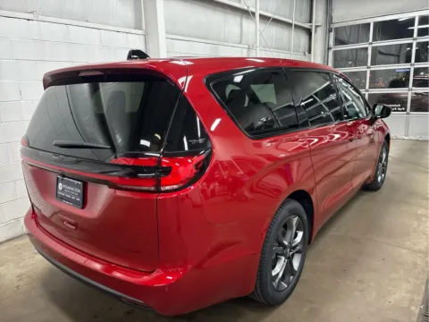 Another view of 2026 Chrysler Pacifica Select for sale in Wilmington, OH at Wilmington Auto Center Chrysler Dodge Jeep RAM