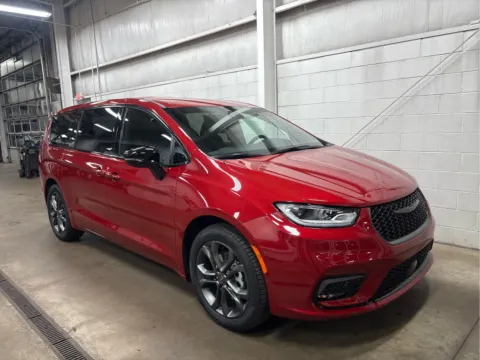 Photos of 2026 Chrysler Pacifica Select for sale in Wilmington, OH at Wilmington Auto Center Chrysler Dodge Jeep RAM