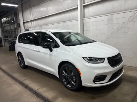 Photos of 2026 Chrysler Pacifica Select for sale in Wilmington, OH at Wilmington Auto Center Chrysler Dodge Jeep RAM