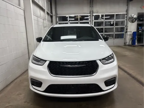 Another view of 2026 Chrysler Pacifica Select for sale in Wilmington, OH at Wilmington Auto Center Chrysler Dodge Jeep RAM