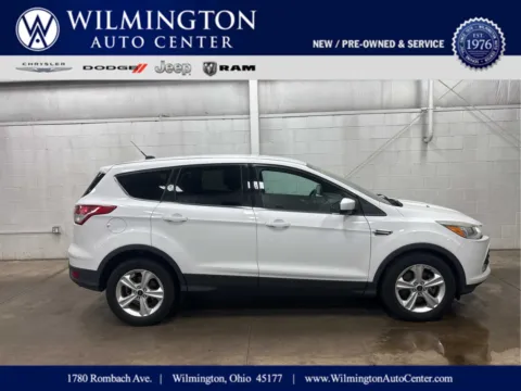White 2015 Ford Escape SE for sale in Wilmington, OH