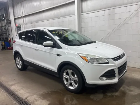Photos of 2015 Ford Escape SE for sale in Wilmington, OH at Wilmington Auto Center Chrysler Dodge Jeep RAM