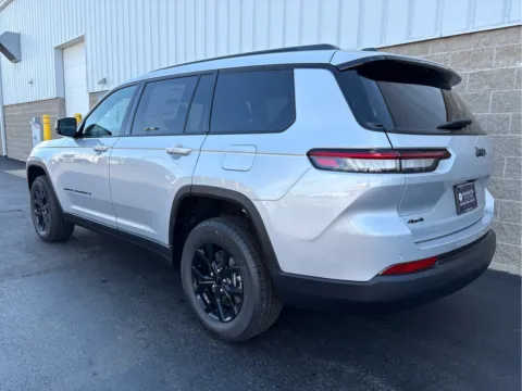 More photos of 2025 Jeep Grand Cherokee L Altitude X at Wilmington Auto Center Chrysler Dodge Jeep RAM, OH