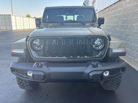 More photos of 2025 Jeep Gladiator Willys at Wilmington Auto Center Chrysler Dodge Jeep RAM, OH