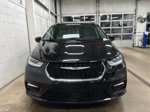 Another view of 2021 Chrysler Pacifica Touring L for sale in Wilmington, OH at Wilmington Auto Center Chrysler Dodge Jeep RAM