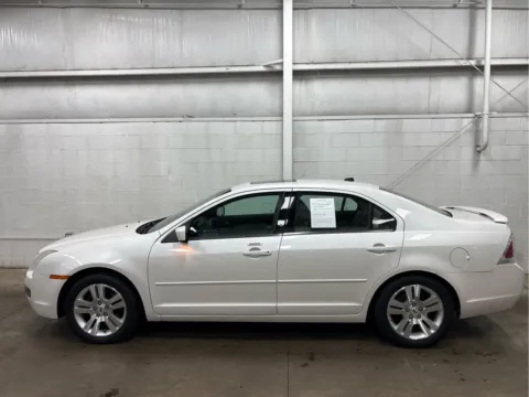 More photos of 2009 Ford Fusion SEL at Wilmington Auto Center Chrysler Dodge Jeep RAM, OH