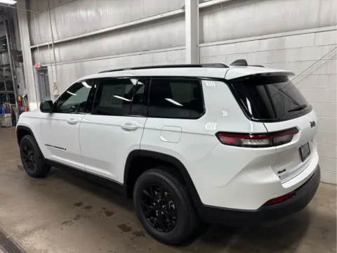 More photos of 2025 Jeep Grand Cherokee L Altitude X at Wilmington Auto Center Chrysler Dodge Jeep RAM, OH