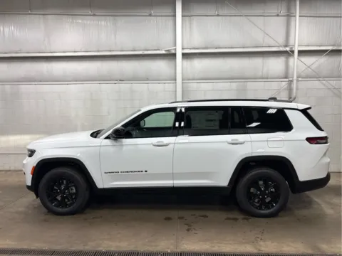 More photos of 2025 Jeep Grand Cherokee L Altitude X at Wilmington Auto Center Chrysler Dodge Jeep RAM, OH