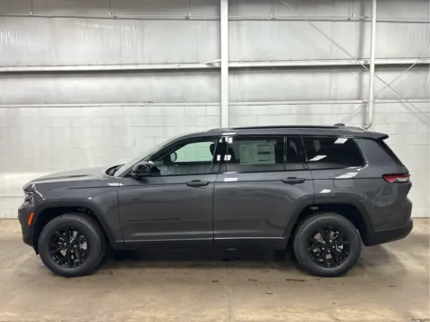 More photos of 2025 Jeep Grand Cherokee L Altitude X at Wilmington Auto Center Chrysler Dodge Jeep RAM, OH