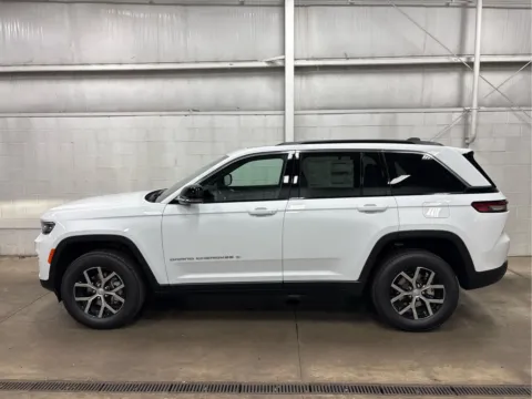 More photos of 2025 Jeep Grand Cherokee Limited at Wilmington Auto Center Chrysler Dodge Jeep RAM, OH