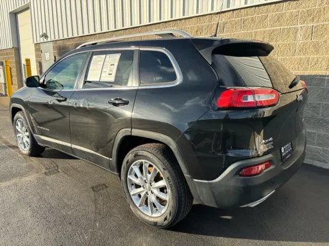 More photos of 2016 Jeep Cherokee Limited at Wilmington Auto Center Chrysler Dodge Jeep RAM, OH