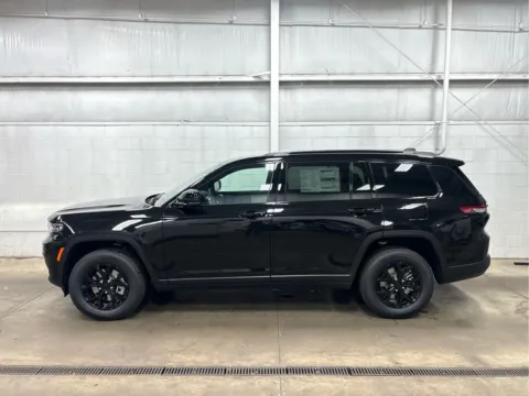 More photos of 2025 Jeep Grand Cherokee L Altitude X at Wilmington Auto Center Chrysler Dodge Jeep RAM, OH