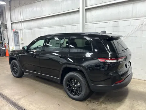 More photos of 2025 Jeep Grand Cherokee L Altitude X at Wilmington Auto Center Chrysler Dodge Jeep RAM, OH