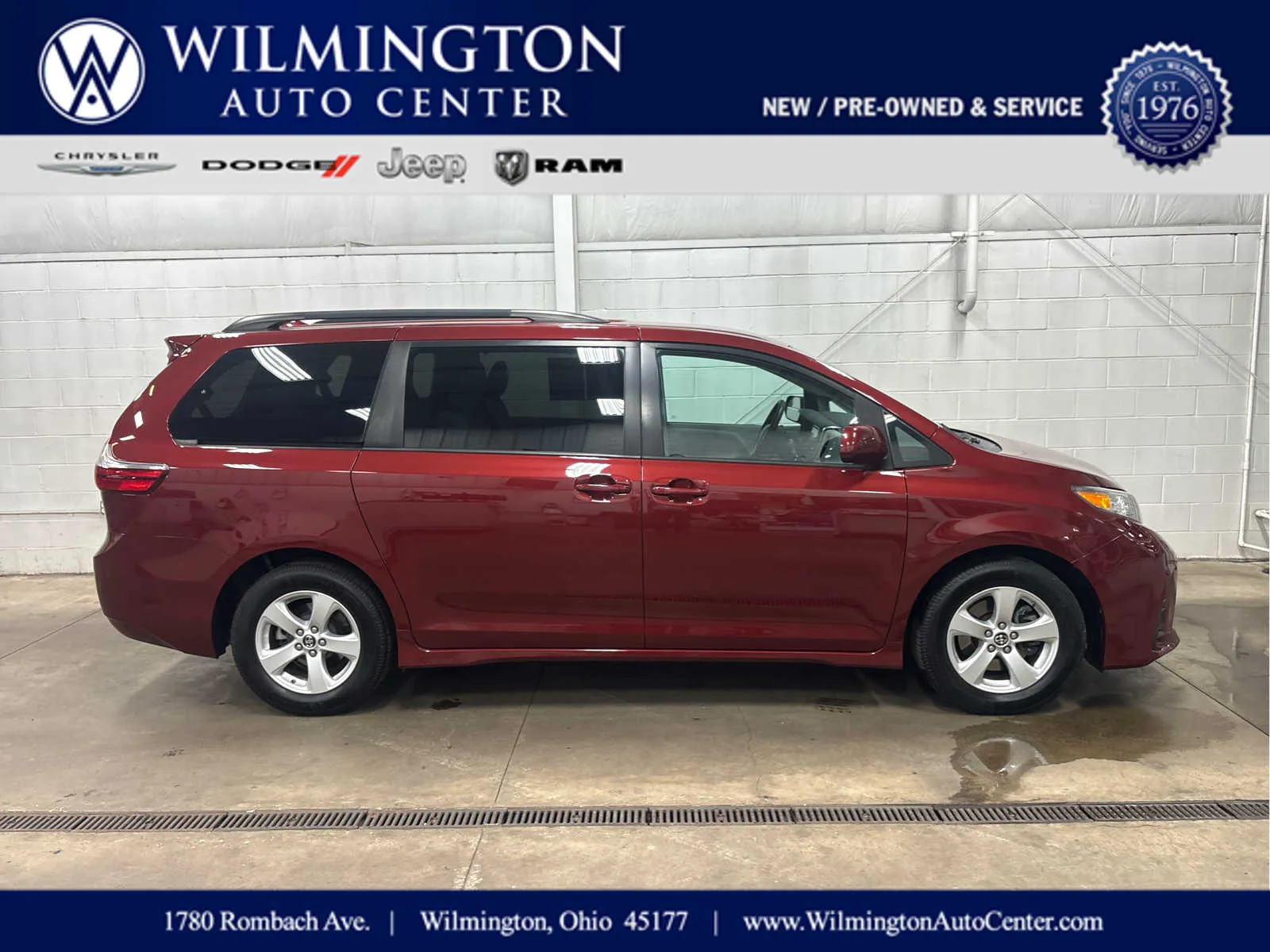 2018 Toyota Sienna LE for sale in Wilmington, OH