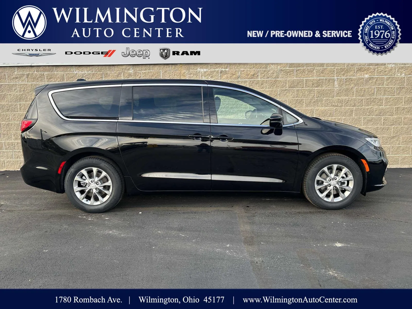Black 2026 Chrysler Pacifica Limited for sale in Wilmington, OH