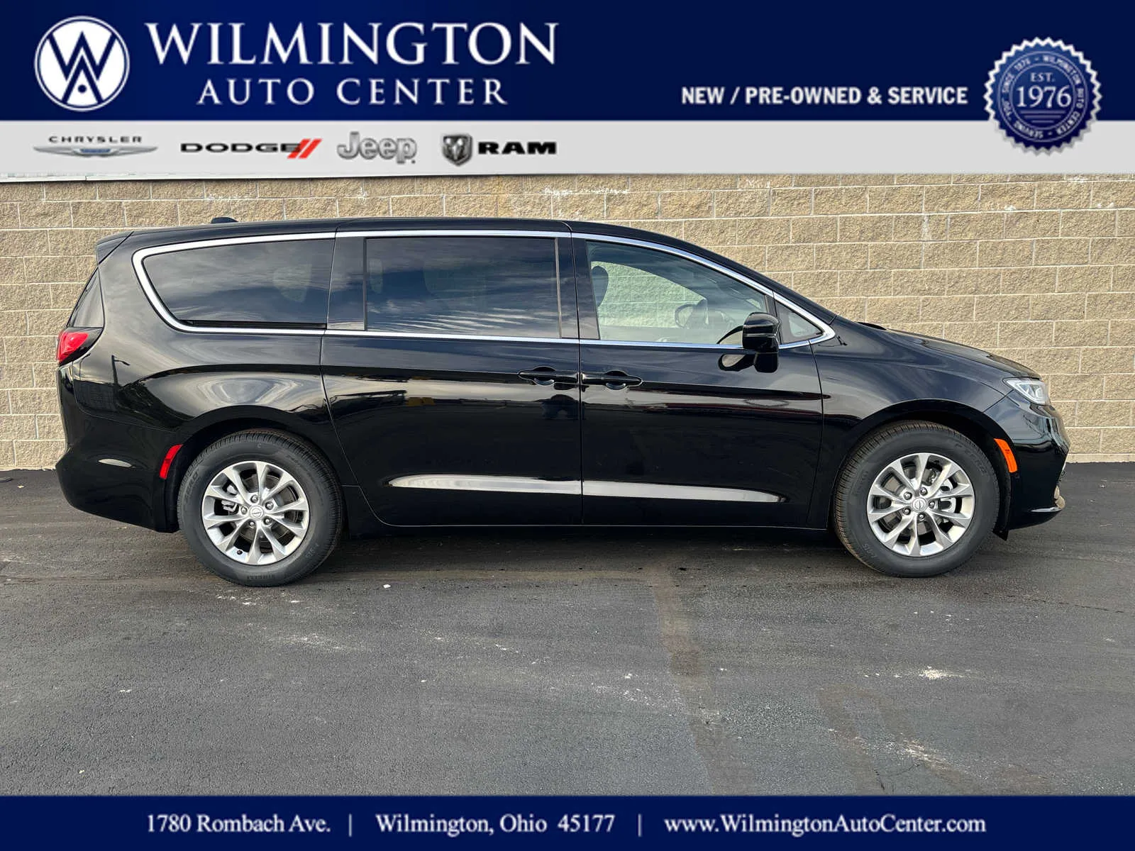 Black 2026 Chrysler Pacifica Limited for sale in Wilmington, OH