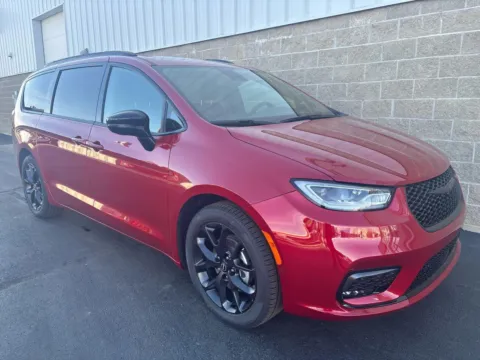 Photos of 2026 Chrysler Pacifica Limited for sale in Wilmington, OH at Wilmington Auto Center Chrysler Dodge Jeep RAM