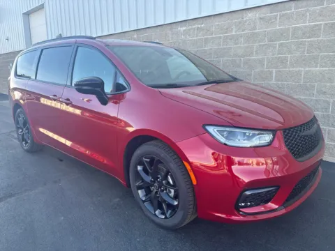 Photos of 2026 Chrysler Pacifica Limited for sale in Wilmington, OH at Wilmington Auto Center Chrysler Dodge Jeep RAM